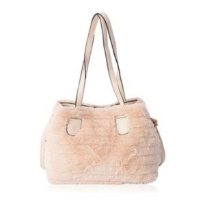 White shoulder bag